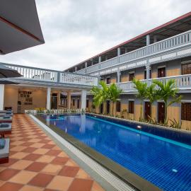 Botoum Hostel