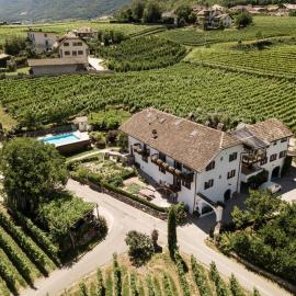 Caldaro में, होटल Weingut Weidlhof - Suite & Breakfast - Vacation for wine lovers