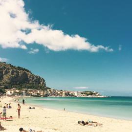 Beach House Mondello, hotel v destinaci Mondello