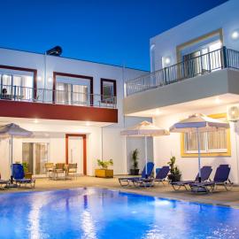 Gennadi Gardens exclusive apartments، فندق في غينادي