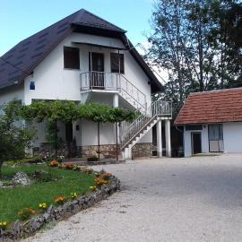 House Luketić, hotel v Rastovači