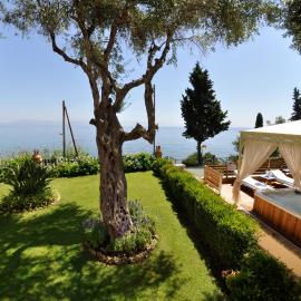 Villa Romantica, hotel u gradu 'Perama'