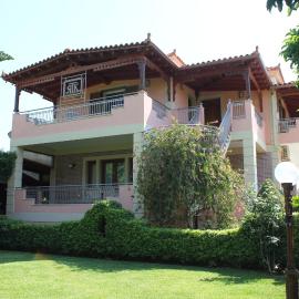 Tosis Apartments, hotel a Svoronata