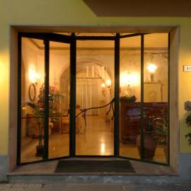 Hotel Moderno, hotel Pisában