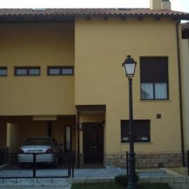 Chalet "El Bosque" 5 habitaciones, готель у місті Нуева-де-Льянес