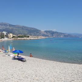 Beautiful studio near sea (free parking)