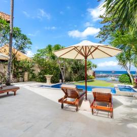 Villa Pantai Candidasa by Villa Finder