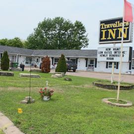 Viesnīca Travellers Inn pilsētā Pembruka