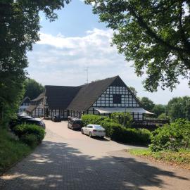 Hotel Niedersächsischer Hof โรงแรมในบัดเบนท์ไฮม์