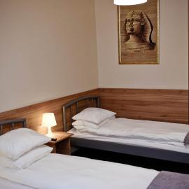 KOLUMNY 217- tanie noclegi pracownicze, parking bezpłatny, hotel in Łódź