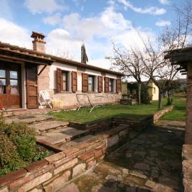Acacia casetta con giardino, hotel sa Donoratico