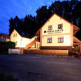Černá louže, hotel a Branžež