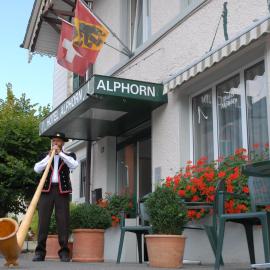 Hotel Alphorn, hótel í Interlaken