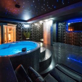 Domek DeLuxe Spa z sauną i jacuzzi- Nowy Targ blisko Zakopane i Białka Tatrzańska, hótel í Nowy Targ