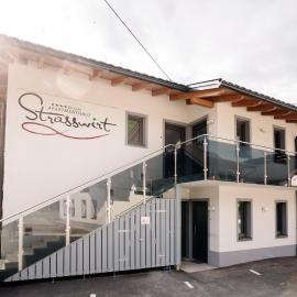 Apartments Strasswirt De Luxe, Hotel in Tröpolach