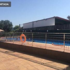 Petit con piscina