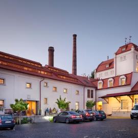 Hotel Kleis، فندق في Cvikov