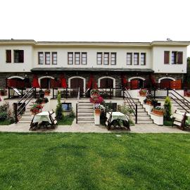 Smaragdi Luxury Apartments, Hotel in Skala Sotiros