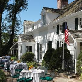 Three Village Inn、ストーニー・ブルックのホテル