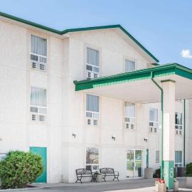 Super 8 by Wyndham Dauphin, hotel em Dauphin