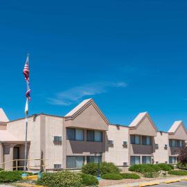 Super 8 by Wyndham Laramie, hôtel à Laramie