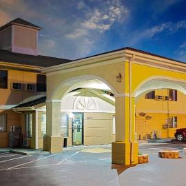 Super 8 by Wyndham Muncie/Ball St. College Area，蒙西的飯店