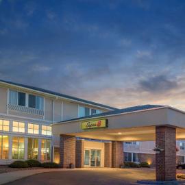 Super 8 by Wyndham Menomonie WI, hotel v mestu Menomonie