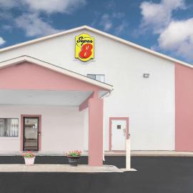 Super 8 by Wyndham East Moline, hotelli kohteessa East Moline