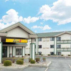 Super 8 by Wyndham Wisconsin Dells: Wisconsin Dells şehrinde bir otel