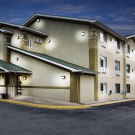 Super 8 by Wyndham Salem VA, hotel in Salem