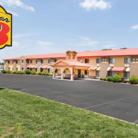 Super 8 South by Wyndham, khách sạn ở Bowling Green