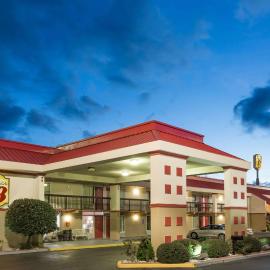 Super 8 by Wyndham Tifton, hotel di Tifton