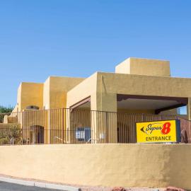 Super 8 by Wyndham Cottonwood, hotel Cottonwoodban