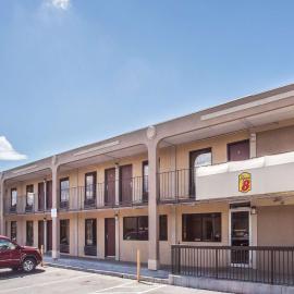 Super 8 by Wyndham Camp Springs/Andrews AFB DC Area, khách sạn ở Camp Springs