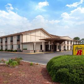 Super 8 by Wyndham Waycross GA, hotel u gradu Vejkros