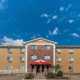 Super 8 by Wyndham Denton, hotel Dentonban