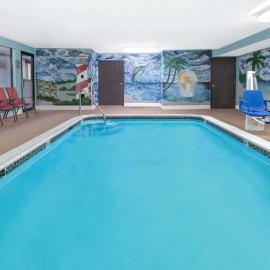 Super 8 by Wyndham Victoria/North/Mall Area, hotel in Victoria
