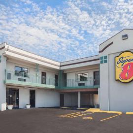 Super 8 by Wyndham Chicago/Rosemont/O'Hare/SE, Hotel in River Grove