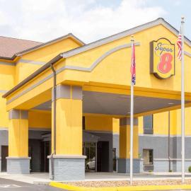 Super 8 by Wyndham Crossville TN, מלון בקרוסוויל