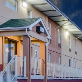 Super 8 by Wyndham Allentown, hotel di Allentown