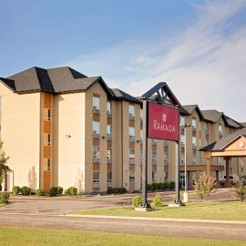 Ramada by Wyndham Cold Lake, khách sạn ở Cold Lake