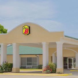 Super 8 by Wyndham Brinkley, hotelli kohteessa Brinkley