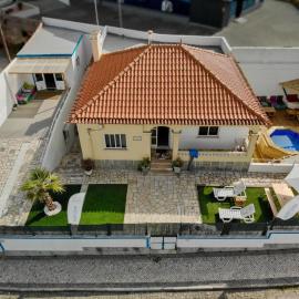 Surfer's Den Ericeira