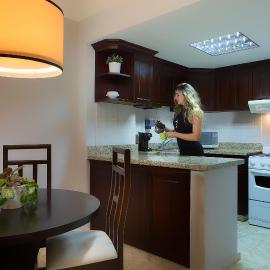 Plaza Florida Suites، فندق في سانتو دومينغو