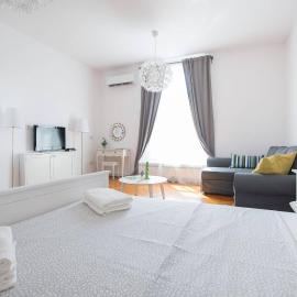 Oberiter Apartments - Center of Zagreb, Fast WiFi, AC, Kitchen, Parking