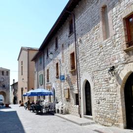 Ostello del Parco di Monte Cucco، فندق في Costacciaro