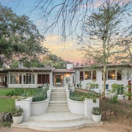 Amberhall Guesthouse, hotell i Johannesburg