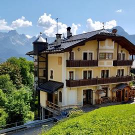 Stella Alpina, hotel en Voltago