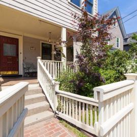 Charming Harvard Victorian, hotel in Cambridge