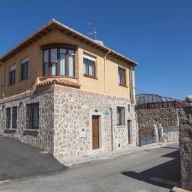 Casa Rural El Mendrugo, хотел в Tornadizos de Ávila